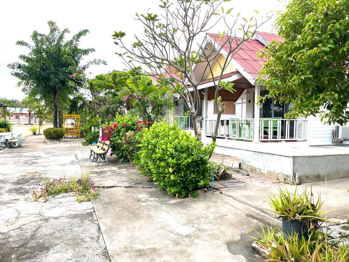 Insook Ko Larn Resort Eksteriør bilde